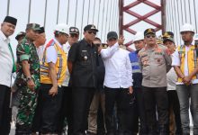 Photo of Kapolda Sumut Minta Masyarakat Jaga Jembatan Sei Wampu