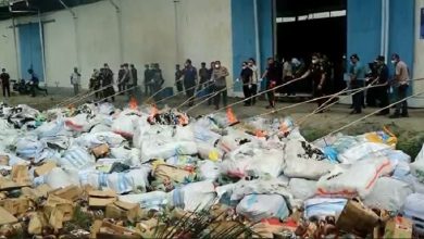 Photo of Barang Impor Bekas Ilegal senilai Rp4,3 Miliar Dimusnahkan Bea Cukai Teluk Nibung