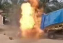 Photo of Rumah-Motor Warga di Labura Hangus, Truk Muatan Gas Elpiji Terbakar