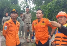 Photo of Terseret Arus Banjir di Padang Sidempuan, Bocah 6 Tahun Belum Ditemukan