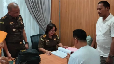 Photo of Polda Sumut Limpahkan Perkara Narkoba Anggota DPRD Tanjungbalai ke Kejari Medan