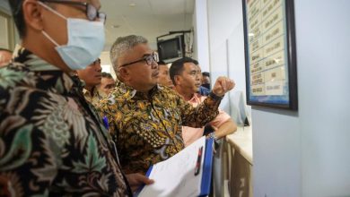 Photo of Sekda Aceh Bersama Anggota Komisi V DPRA Pantau Pelayanan RSUDZA