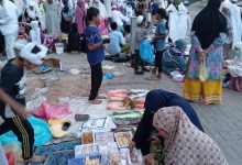 Photo of Pedagang Asongan Serbu Hotel Jemaah Haji Indonesia Sejak Subuh