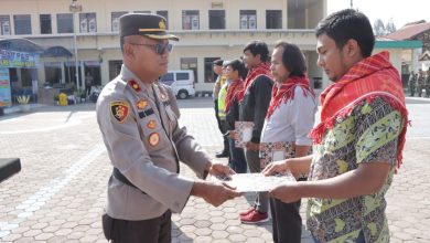 Photo of Disaksikan Wabup Karo, Polres Tanah Karo Gelar Apel Kasat Kamling dan Berikan Piagam Pemenang Satkamling Desa