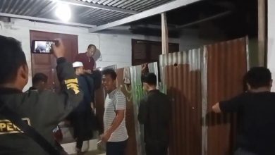 Photo of Warga Grebek Rumah Diduga Lokasi Pengoplosan BBM di Asahan