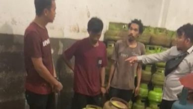 Photo of 3 Pekerja di Tempat Pengoplos Gas yang Digerebek Polda Sumut Jadi Tersangka