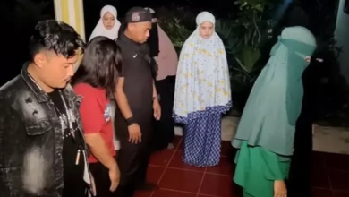 Photo of Video Wanita Jadi Imam Shalat, MUI Langkat: Hanya Konten