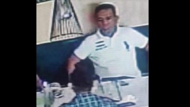 Photo of Viral di Medsos, AKBP Achiruddin Nongkrong di Kafe Sebelum Pelimpahan Berkas