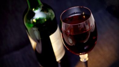 Photo of Kemenag Resmi Cabut Sertifikat Halal Wine Nabidz, Manipulasi Terungkap