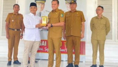 Photo of Wabup Sergai Lepas 113 Mahasiswa Peserta KKL STIT Al-Hikmah Tebingtinggi