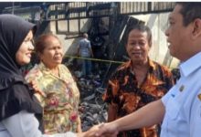 Photo of Pj.Wali Kota Tinjau Lokasi Pasca Kebakaran Pajak Mini, Sampaikan Rasa Prihatin