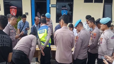 Photo of Upaya Pemberantasan Narkoba, Polres Toba Tes Urine Seluruh Personel