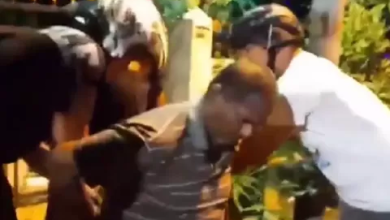 Photo of Preman Sok Jago Palak Pemilik Toko, Tak Berkutik saat Ditangkap Polisi