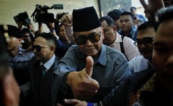Photo of Cabut Gugatan, Panji Gumilang dan Anwar Abbas Sepakat Berdamai