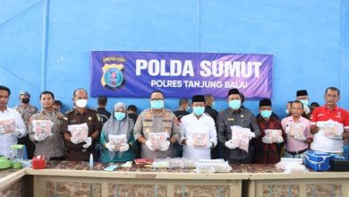 Photo of Walikota H Waris Tholib Hadiri Pemusnahan Barang Bukti Narkotika Sabu dan Pil Ekstasi di GOR Mapolres Tanjungbalai