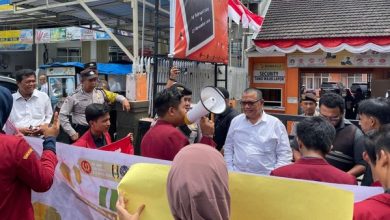 Photo of Tak Ada Anggota Bawaslu Tapteng Beragama Islam, IMM Sumut Gelar Unjuk Rasa