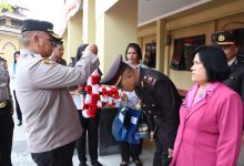 Photo of Bentuk Penghargaan Kepada Personel Yang Akan Mengakhiri Dinas, Polres Tanjung Balai Gelar Upacara Pedang Pora
