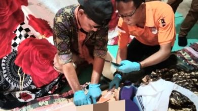 Photo of Kakek 70 Tahun Ditemukan Tewas Gantung Diri di Sipispis