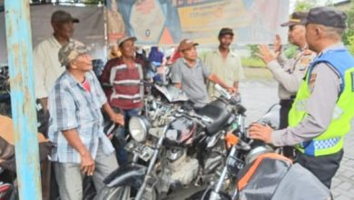 Photo of Kasat Binmas Polres Tebingtinggi Sambangi Warga di Jalan Yos Sudarso, Ajak Ciptakan Kamtibmas