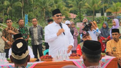 Photo of Sambut Hangat Benny Utama, Warga Sungai Hitam Tampilkan Ronggeng Original