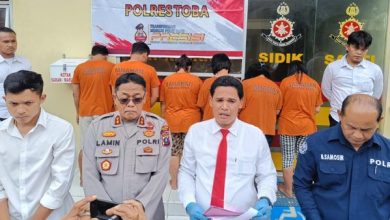 Photo of Komplotan Emak-emak Pencuri Beraksi di Pasar Toba, Penjual Babi Jadi Korban