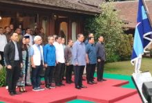 Photo of Rombongan SBY Disambut Hangat Prabowo di Hambalang