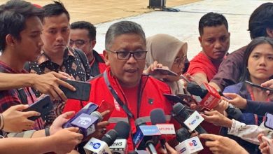 Photo of Tanggapi Prabowo, Hasto: Pemimpin Memenangkan Hati Rakyat, Bukan Nempel Orang Lain