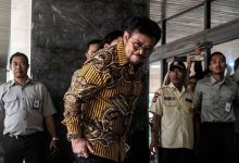 Photo of Tak Bisa Penuhi Panggilan KPK, Syahrul Yasin Limpo: Izinkan Saya Lebih Dulu Temui Ibu di Kampung