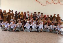 Photo of Polsek Barteng Sosialisasi Bahaya Narkoba dan Disiplin kepada Siswa/Siswi SMK 1 Huristak