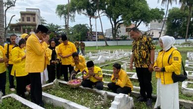 Photo of HUT ke 59 DPD Golkar Deli Serdang Ziarah ke Makam Pahlawan