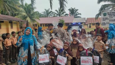 Photo of Sat Samapta Polres Palas Gelar Bakti Sosial 90, Bagikan Tas untuk Siswa SD