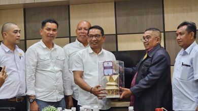 Photo of Jajaki Peluang, Pemkab Karo Tandatangani Kesepakatan Kerjasama dengan Kadin Kepulauan Riau dan Kota Batam