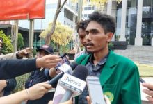Photo of Mahasiswa Geruduk MK Jelang Putusan Batas Usia Capres Cawapres Besok