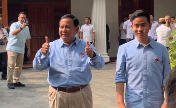 Photo of Gibran Tiba di Kertanegara, Kompak Pakai Baju Biru dengan Prabowo