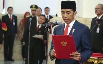 Photo of Jokowi Resmi Lantik Amran Sulaiman Jadi Menteri Pertanian