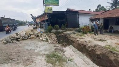 Photo of Pengerjaan Drainase PUPR di Batu Bara Terkendala Bangunan Warga