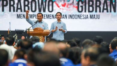 Photo of KPU Resmi Teken Revisi PKPU Sesuai Putusan MK, Kepala Daerah Belum 40 Tahun Bisa Maju Pilpres