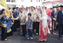 Photo of Bupati Deliserdang Purnabakti, Pejabat dan ASN Menangis saat Acara Perpisahan