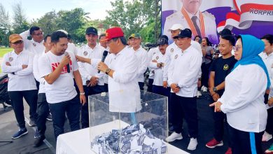 Photo of Sambut HUT Korpri Ke-52, Handi Akbar Dapat Hadiah Umroh dari Plt Bupati Deli Serdang
