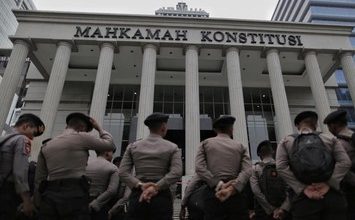 Photo of Ribuan Aparat Dikerahkan Amankan Pembacaan Putusan MKMK Hari Ini