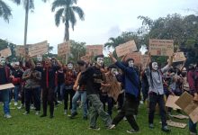 Photo of Ribuan Mahasiswa di Medan Gelar Mimbar Kerakyatan Tolak Politik Dinasti