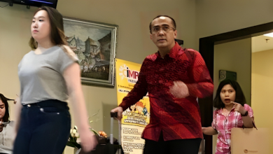 Photo of Denny Indrayana Sebut Harun Masiku Akan Segera Ditangkap, Seret Nama Jokowi