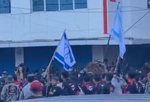 Photo of Viral Bentrokan Massa Pro Israel dan Pro Palestina Pecah di Kota Bitung, Situasi Mencekam!
