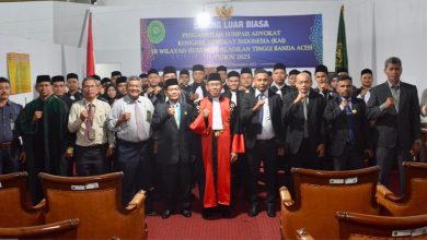 Photo of Ketua Pengadilan Tinggi Banda Aceh Mengambil Sumpah 31 Advokat KAI