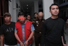 Photo of Kejati Tahan Bendahara UPT Dinas BMBK Gunungsitoli Karena Korupsi