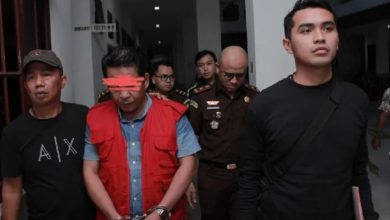 Photo of Kejati Tahan Bendahara UPT Dinas BMBK Gunungsitoli Karena Korupsi