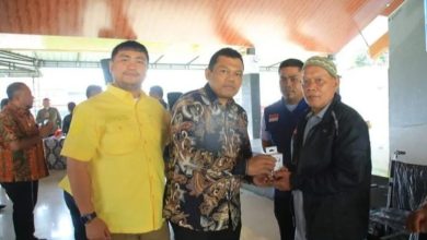 Photo of Pemkab Labura Serahkan Bansos kepada Lansia-Penyandang Disabilitas