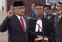 Photo of Jokowi Lantik Marthinus Hukom Jadi Kepala BNN Pengganti Petrus Golose