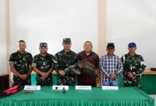 Photo of Satu Pucuk AK 47, Dua Granat Standar dan 12 Amunisi Sisa Konflik Diserahkan ke Kodim 0117/Aceh Tamiang