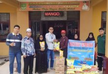 Photo of Terdampak Banjir, Desa Rambah dan Sai Kumango Mendapat Batuan dari PT.SSL